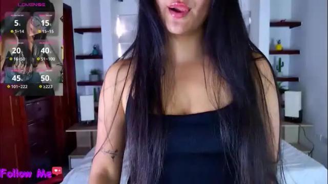 Image 4 of scarlleth_1 Stream on Chaturbate on 1 month ago