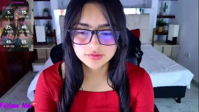 Image 12 of scarlleth_1 Stream on Chaturbate on 1 month ago