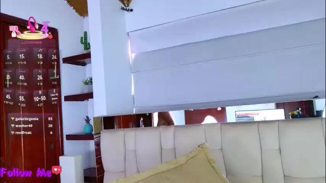 Image 4 of scarlleth_1 Stream on Chaturbate on 20 days ago