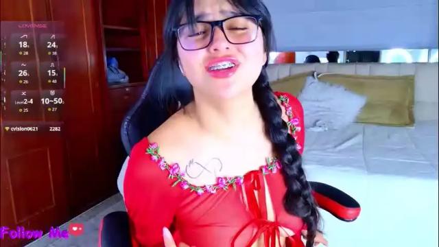 Image 2 of scarlleth_1 Stream on Chaturbate on 29 days ago