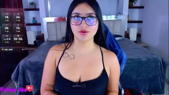 Image 3 of scarlleth_1 Stream on Chaturbate on 15 days ago