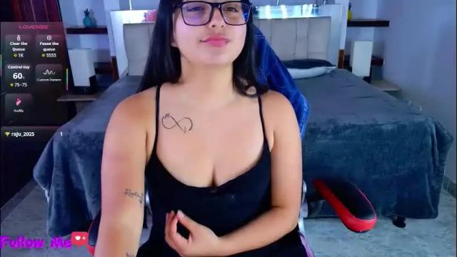 Image 6 of scarlleth_1 Stream on Chaturbate on 15 days ago