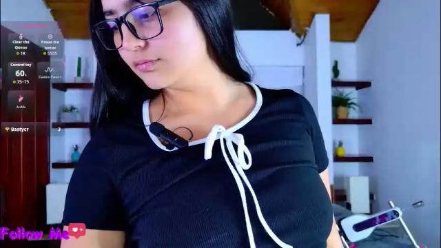 Image 8 of scarlleth_1 Stream on Chaturbate on 8 days ago