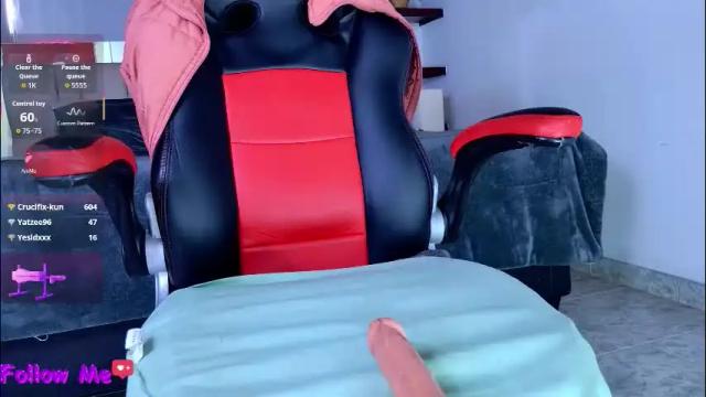 Image 8 of scarlleth_1 Stream on Chaturbate on 6 days ago