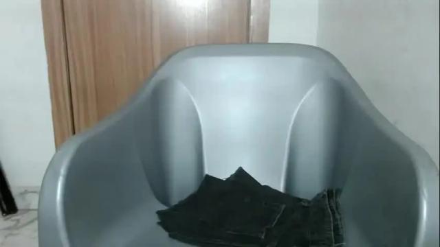 Image 11 of scarllett_bebe Stream on Chaturbate on 25 days ago