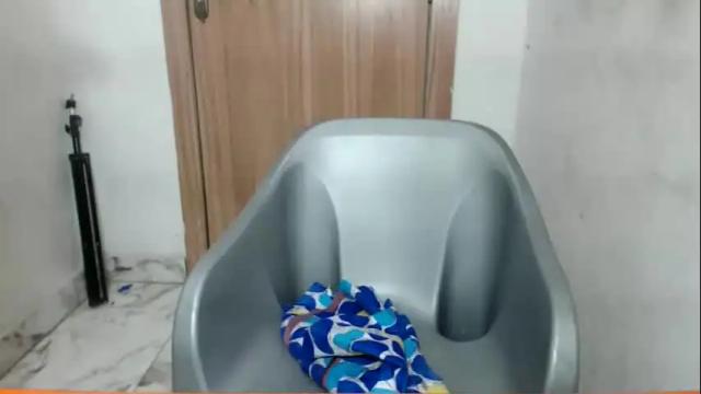 Image 10 of scarllett_bebe Stream on Chaturbate on 16 days ago