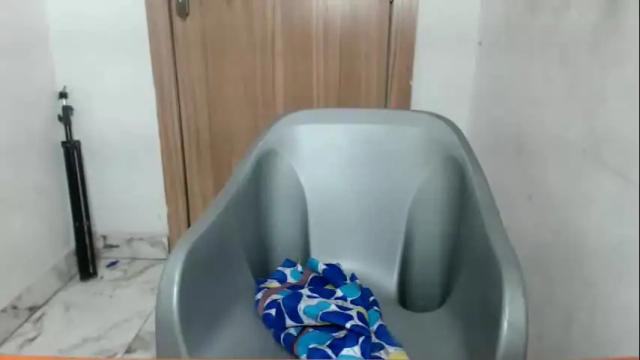 Image 11 of scarllett_bebe Stream on Chaturbate on 16 days ago