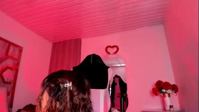 Image 11 of scarlygil Stream on Chaturbate on 1 month ago