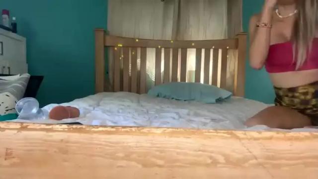 Image 3 of scarrlettjade Stream on Chaturbate on 19 months ago