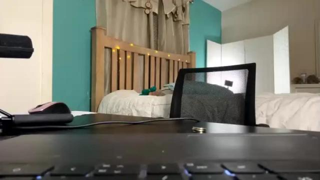 Image 2 of scarrlettjade Stream on Chaturbate on 19 months ago