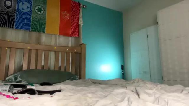 Image 12 of scarrlettjade Stream on Chaturbate on 18 months ago