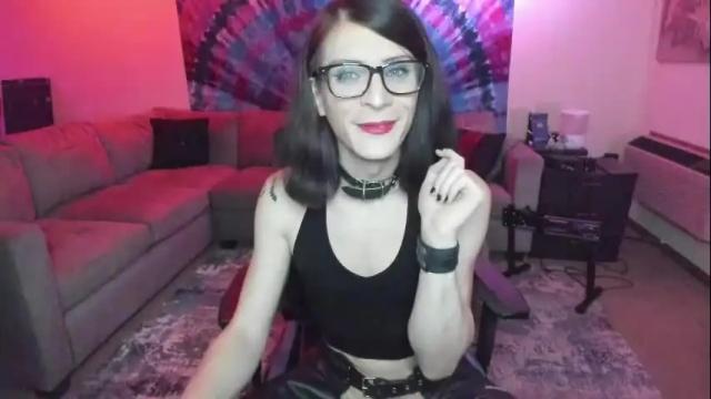 Image 2 of secrets420 Stream on Chaturbate on 1 month ago