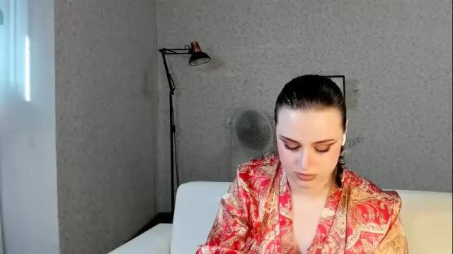 Image 2 of seductive_she_wolf Stream on Chaturbate on 23 days ago