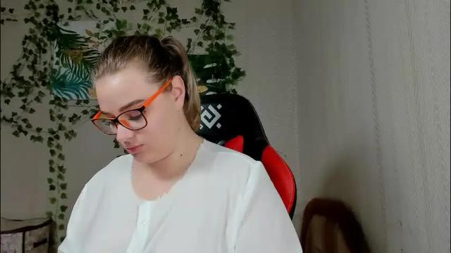 Image 4 of seductive_she_wolf Stream on Chaturbate on 19 days ago