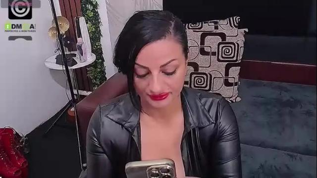 Image 6 of selena_vixen Stream on Chaturbate on 6 days ago
