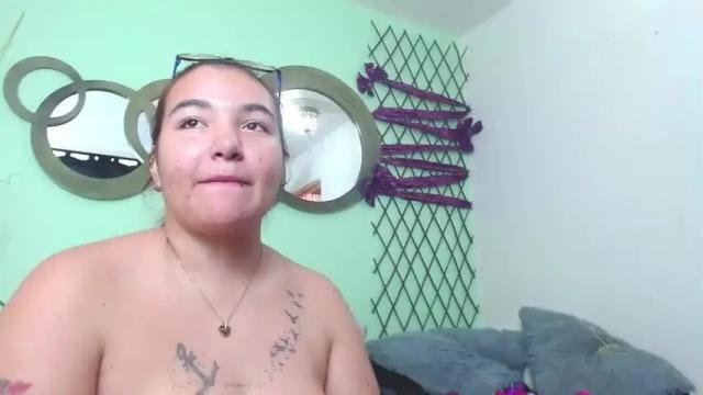 Image 4 of selenagarza Stream on Chaturbate on 18 months ago