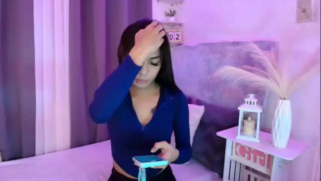 Image 3 of selenareyes Stream on Chaturbate on 19 days ago