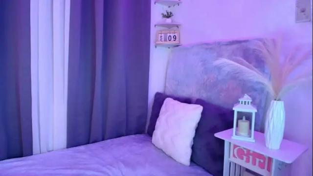 Image 3 of selenareyes Stream on Chaturbate on 12 days ago