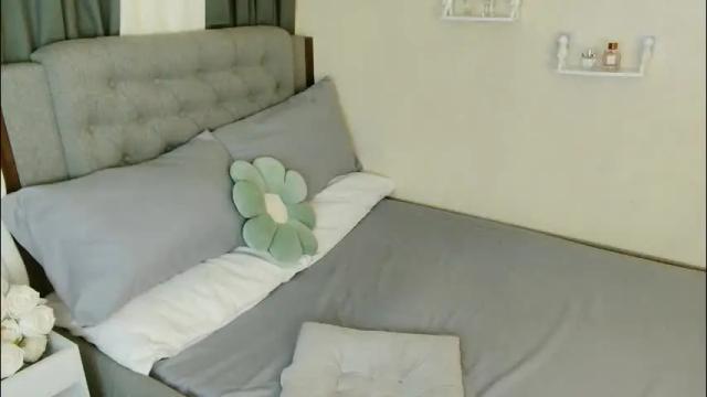 Image 3 of selenareyes Stream on Chaturbate on 6 days ago