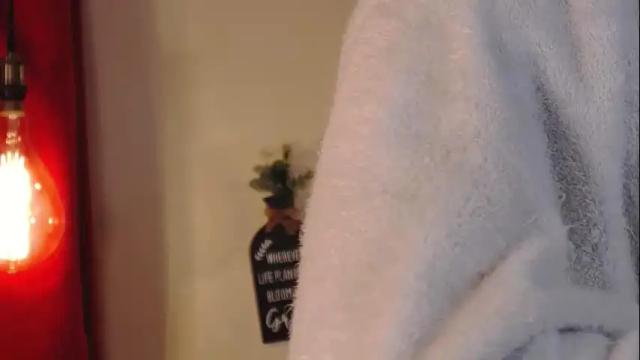 Image 12 of selenarossi Stream on Chaturbate on 25 days ago