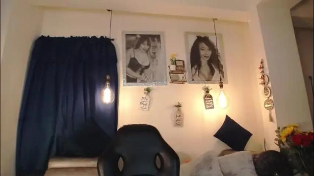 Image 6 of selenarossi Stream on Chaturbate on 2 months ago