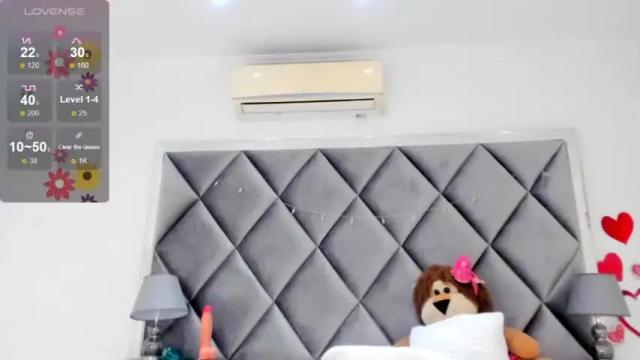 Image 11 of selenawinehouse Stream on Chaturbate on 13 months ago