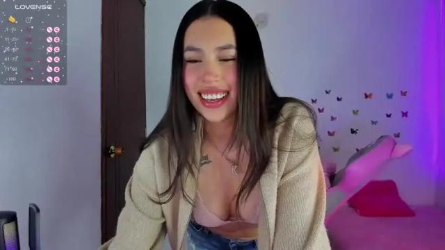 Image 3 of selene_e Stream on Chaturbate on 14 months ago