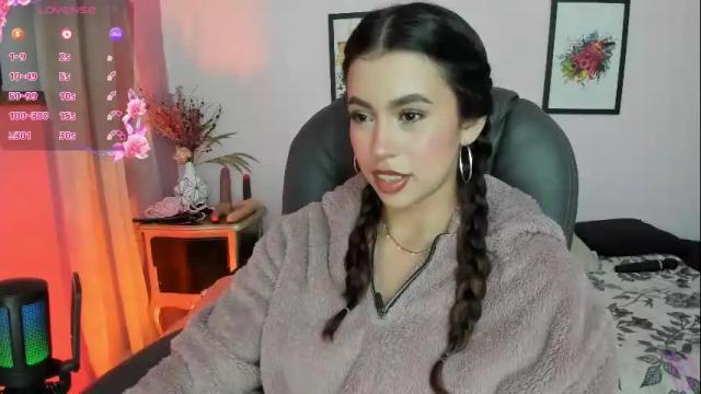 Image 3 of selene_e Stream on Chaturbate on 10 days ago