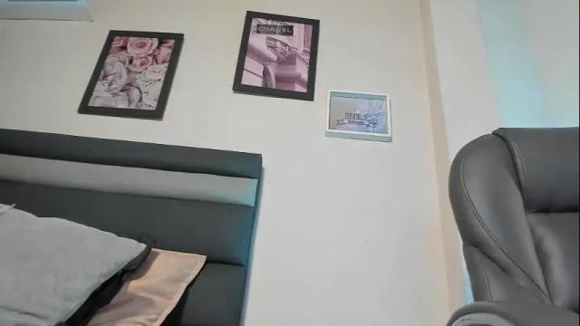 Image 2 of selene_e Stream on Chaturbate on 3 months ago