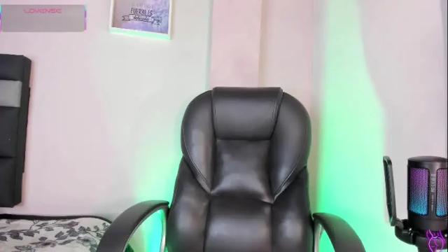 Image 2 of selene_e Stream on Chaturbate on 2 months ago