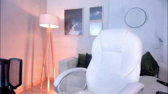 Image 6 of selene_e Stream on Chaturbate on 1 month ago