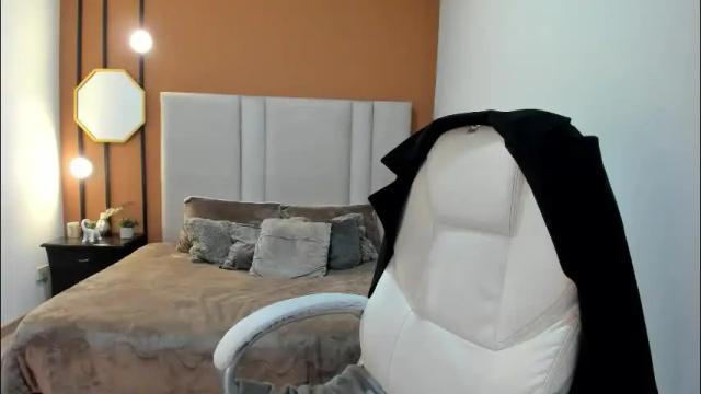 Image 2 of selene_e Stream on Chaturbate on 1 month ago