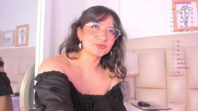 Image 2 of selenedeluna_ Stream on Chaturbate on 17 months ago