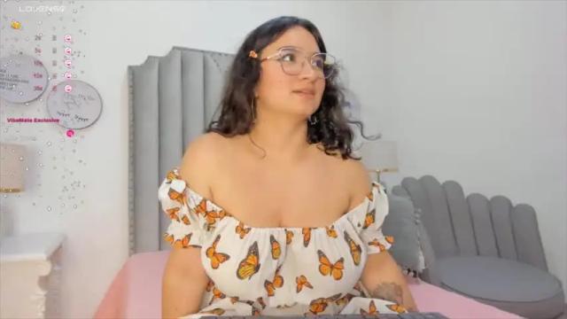 Image 2 of selenedeluna_ Stream on Chaturbate on 15 months ago