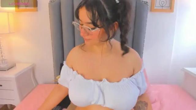 Image 6 of selenedeluna_ Stream on Chaturbate on 14 months ago