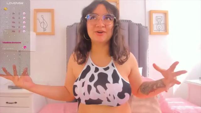 Image 3 of selenedeluna_ Stream on Chaturbate on 14 months ago