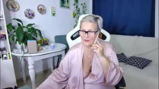 Image 6 of selenna57 Stream on Chaturbate on 13 days ago