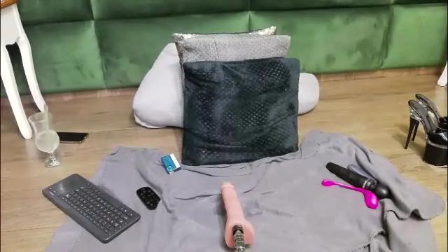 Image 2 of selensummer Stream on Chaturbate on 24 days ago