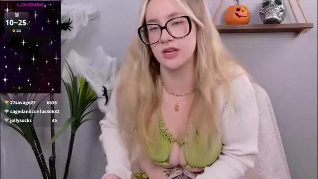 Image 12 of selina_thick Stream on Chaturbate on 3 days ago