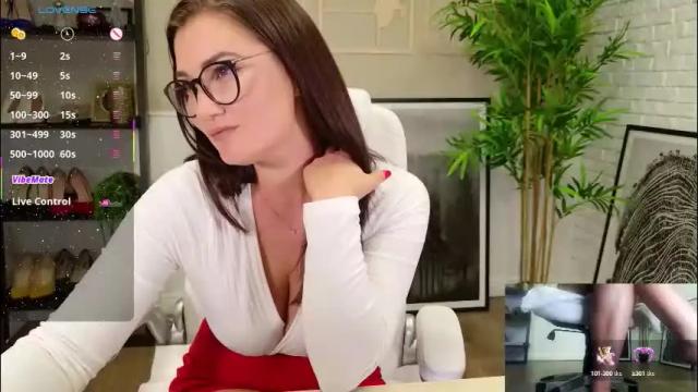 Image 3 of selinesole_ Stream on Chaturbate on 1 month ago