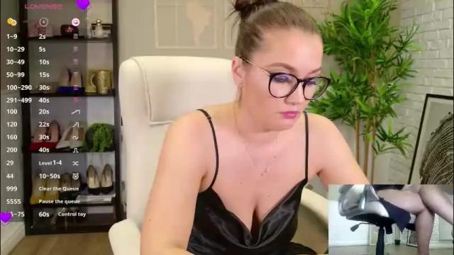 Image 11 of selinesole_ Stream on Chaturbate on 1 month ago