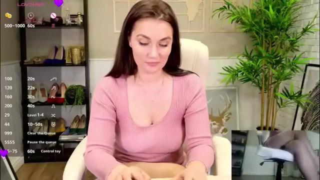 Image 10 of selinesole_ Stream on Chaturbate on 19 days ago