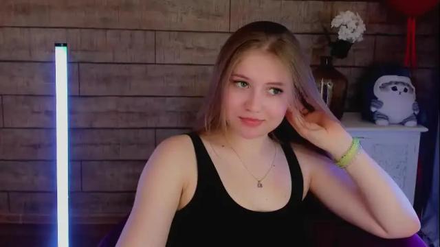 Image 10 of selinswarovski Stream on Chaturbate on 14 days ago