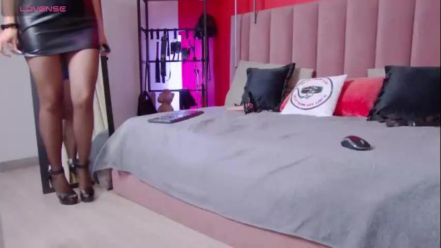 Image 8 of sellashine Stream on Chaturbate on 4 days ago