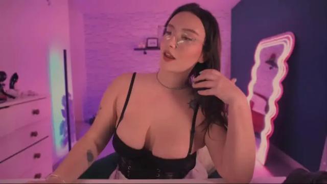 Image 2 of sensual_jassmine Stream on Chaturbate on 13 months ago