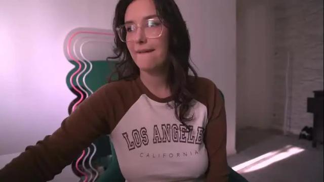Image 3 of sensual_jassmine Stream on Chaturbate on 1 month ago