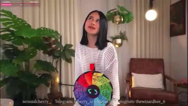 Image 4 of sensualcherry_ Stream on Chaturbate on 1 month ago