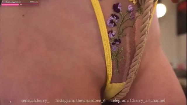 Image 2 of sensualcherry_ Stream on Chaturbate on 1 month ago