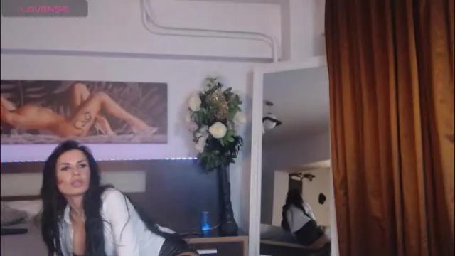 Image 7 of sensualhallie Stream on Chaturbate on 2 months ago