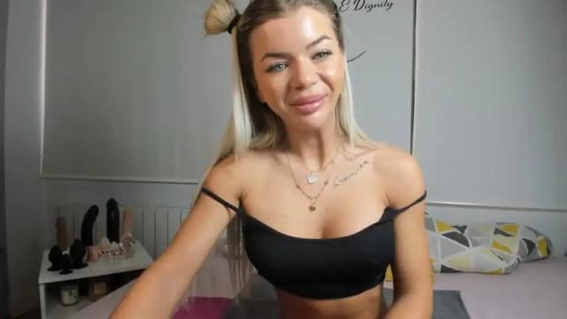 Image 2 of senzual_naughtyx Stream on Chaturbate on 12 months ago